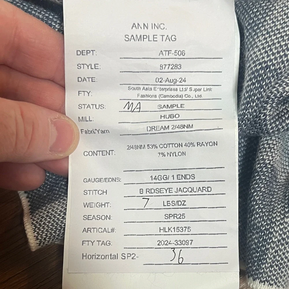 Ann Taylor Factory Navy and Cream women’s Sweater - Small - Picture 8 of 8